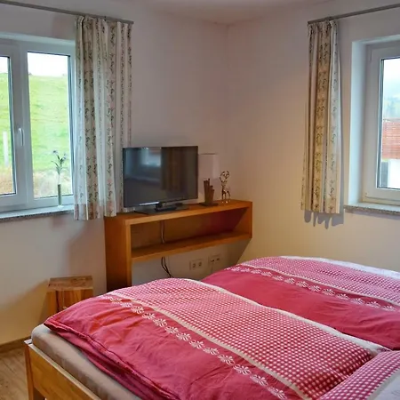 Edelweiss Apartment *
