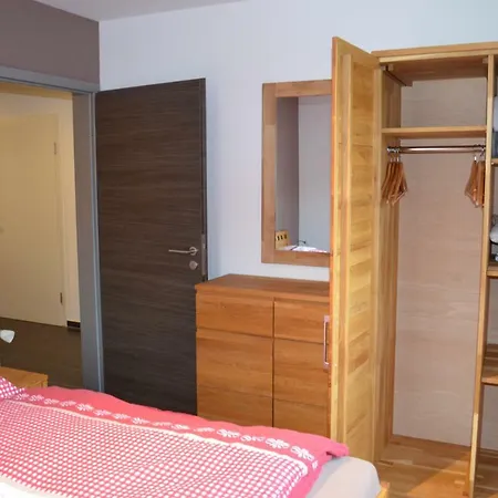 Edelweiss Apartment *